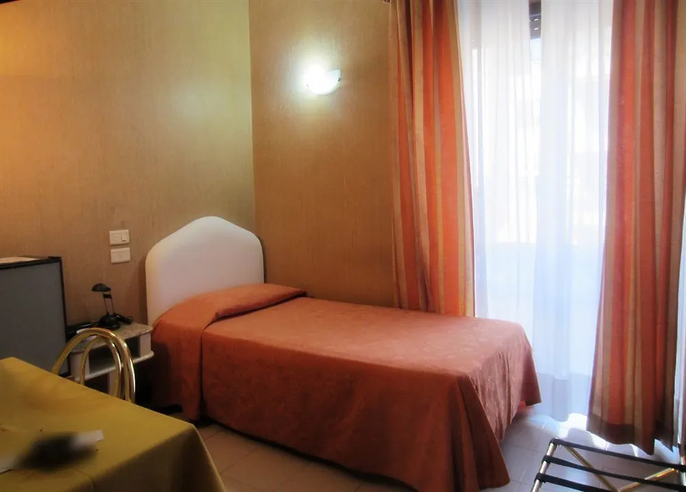 ***  Hotel Perugino Milano İtalya