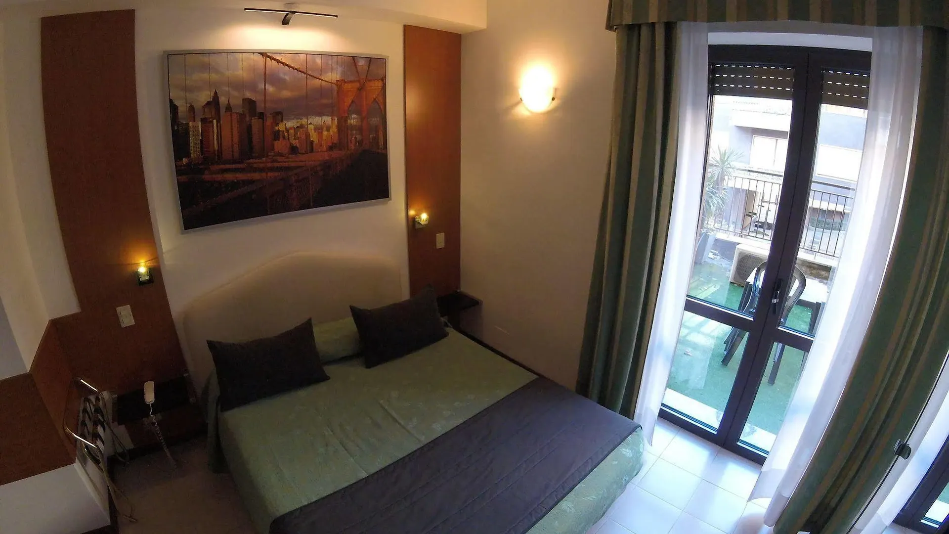 Hotel Perugino Milan 3*,